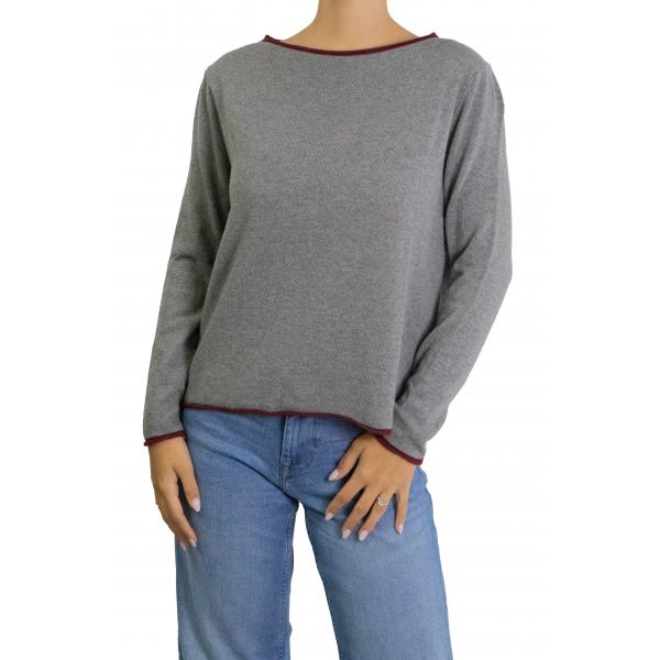 Maglioncino in misto cashmere tinta unita con bordi a contrasto di colore 